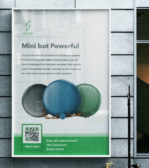 Affiche publicitaire en extérieur pour un appareil électronique avec un code QR vers la sélection de vidéos.