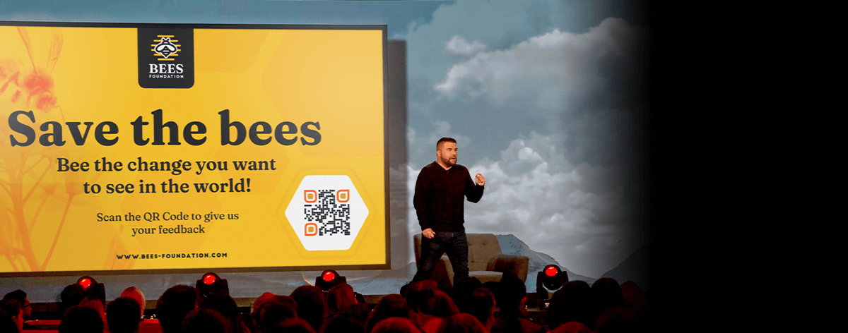 L’ONG ficitive Bees Foundation encourage son public à scanner la photo du code QR.