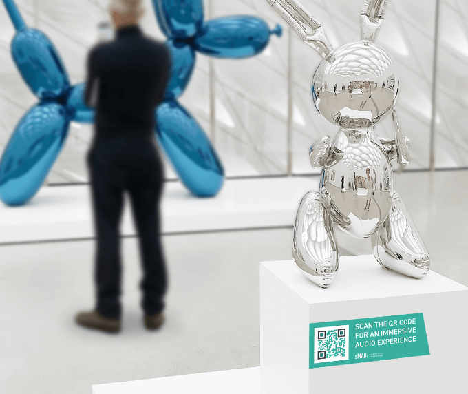 Code QR sur une statue pour une expérience audio immersive