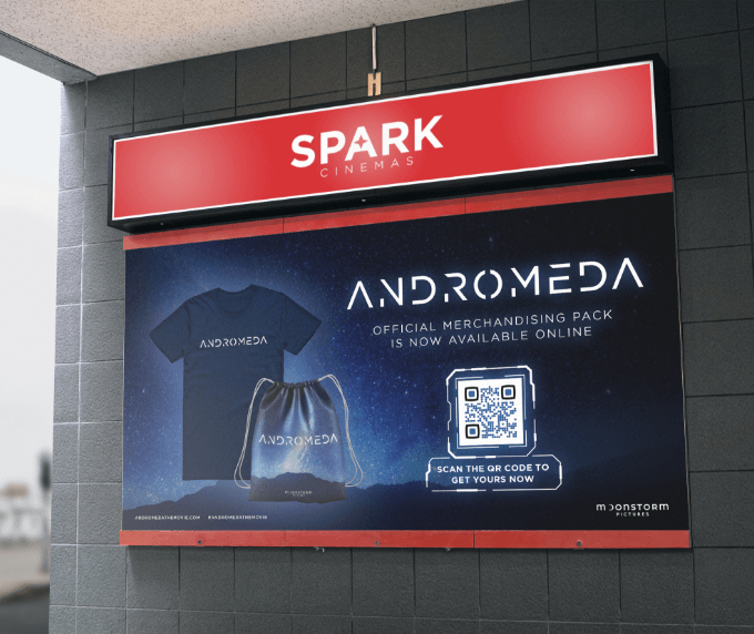 Code QR sur une affiche au cinéma pour des produits dérivés