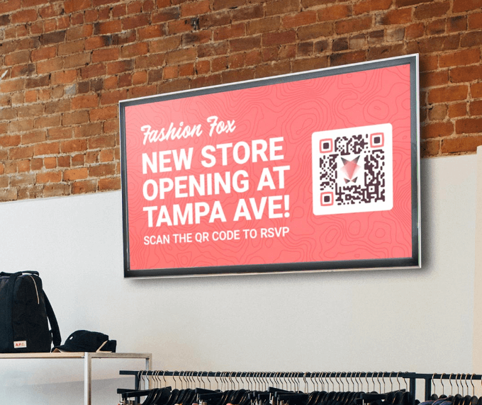 Code QR sur un affichage numérique dans un commerce
