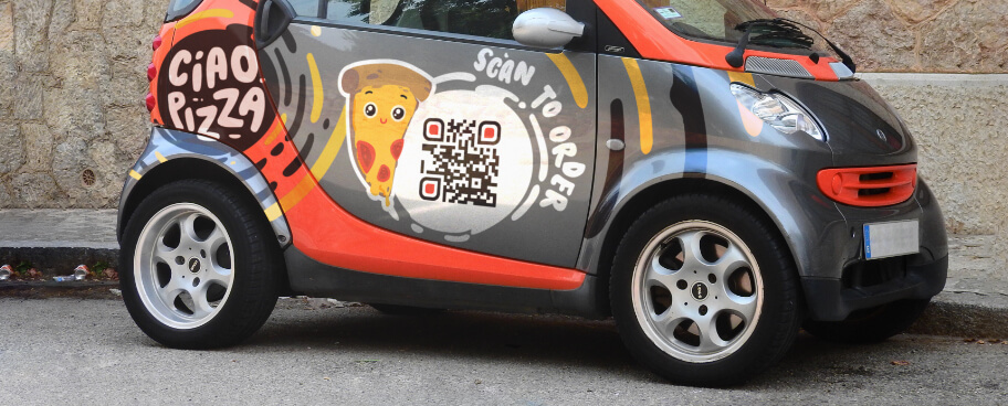 Idée de code QR pour un restaurant sur un véhicule de livraison à domicile