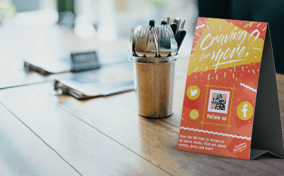 Idée de code QR sur une carte de visite avec possibilité de sauvegarder les infos sur smartphone