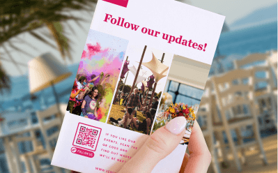 Idée de code QR sur une brochure pour promouvoir un événement
